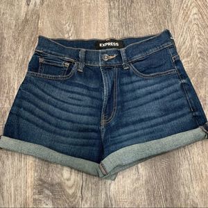 Express Stretch Roll Cuffed Relaxed Low Rise Dark Wash Shortie Shorts 8